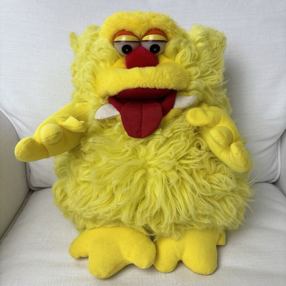 Vintage 1987 Yangjee Furbles Monster Hand Puppet Yellow Plush Glow In Dark Eyes